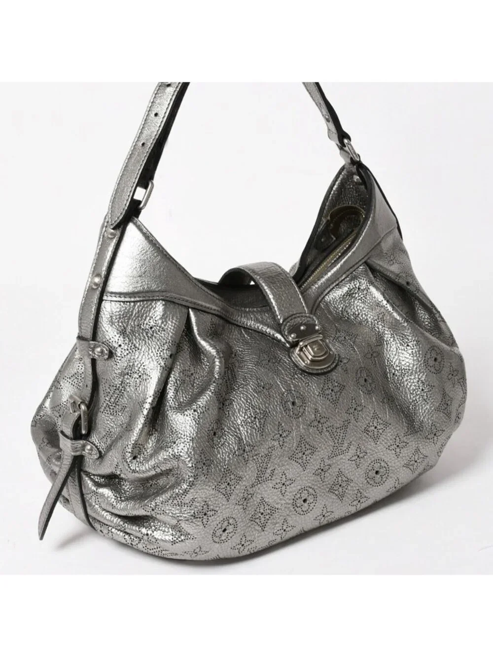 Louis Vuitton Mahina XS Shoulder Bag Argent Metallic Silver